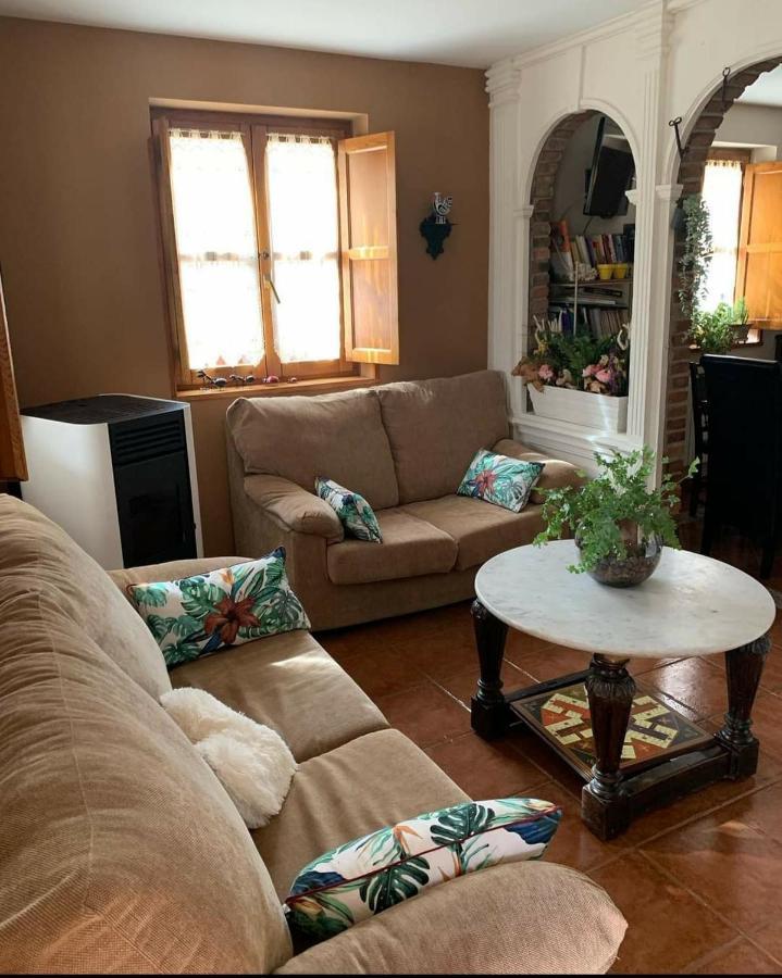 La Casona Del Jou Guest House Ortiguero ภายนอก รูปภาพ