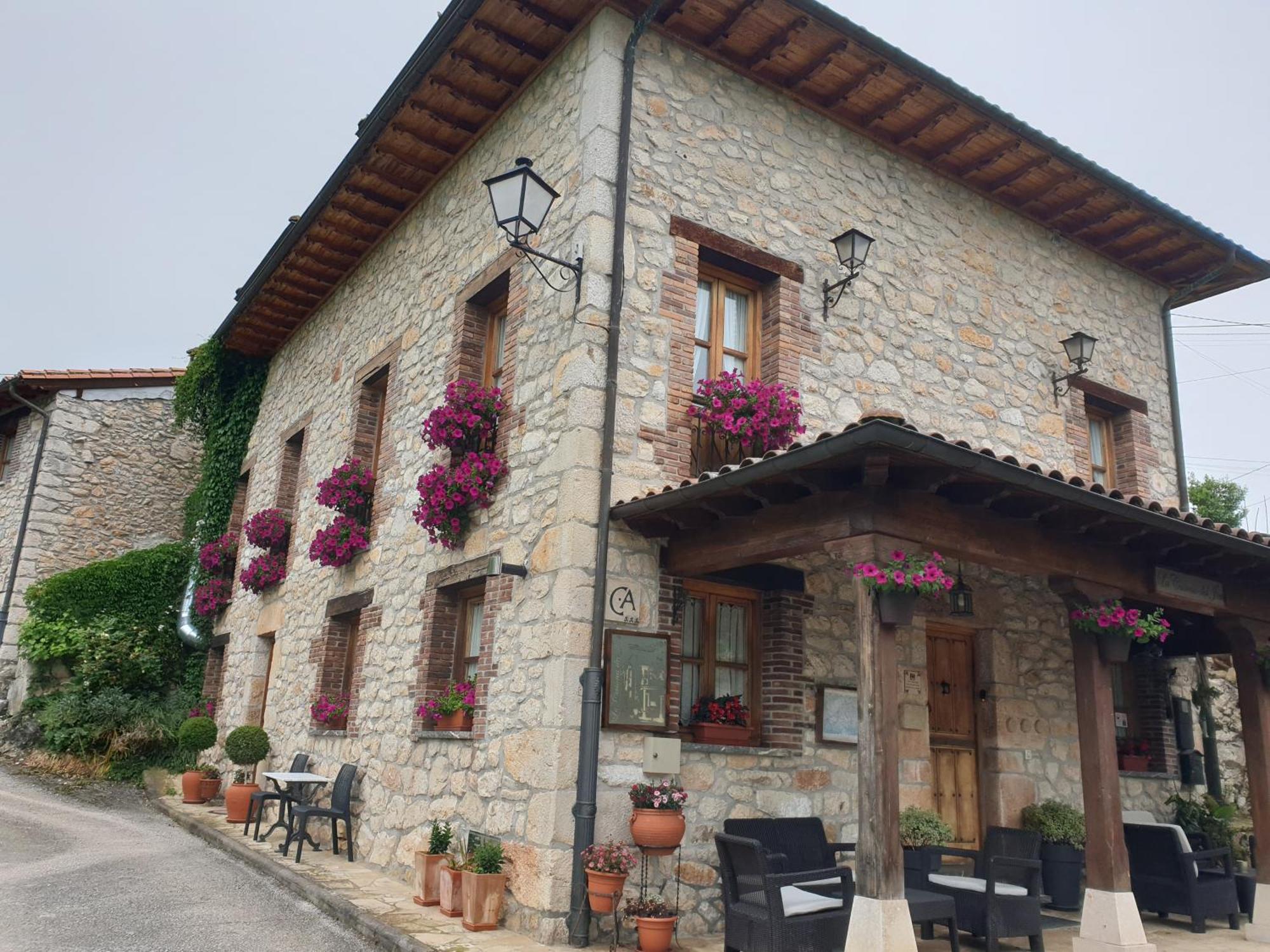 La Casona Del Jou Guest House Ortiguero ภายนอก รูปภาพ